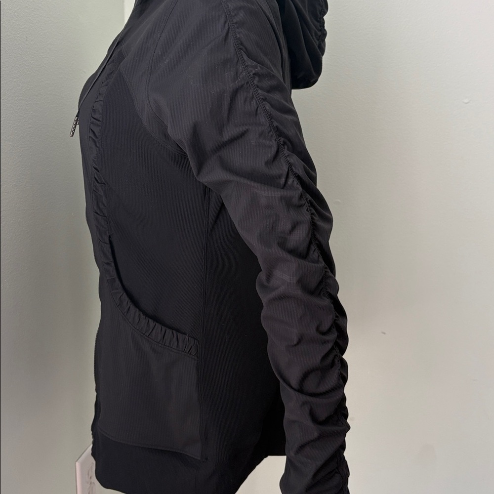 Lululemon reversible dance to studio jacket size 8 - flawed - Picture 5 of 11